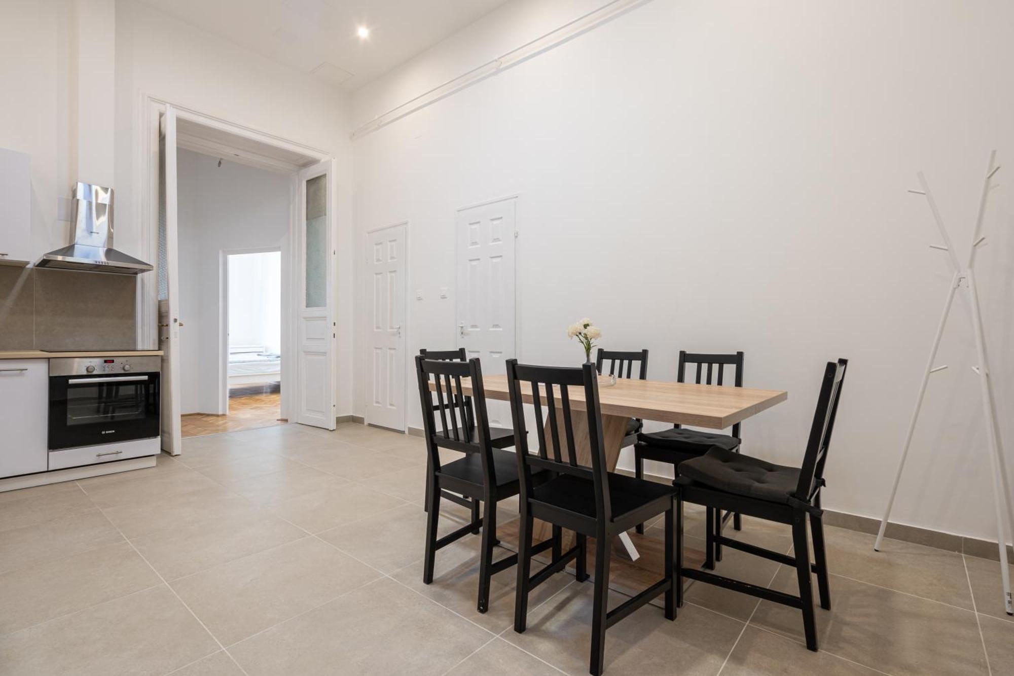 Luxurious Downtown Family Suite Budapest Exterior photo