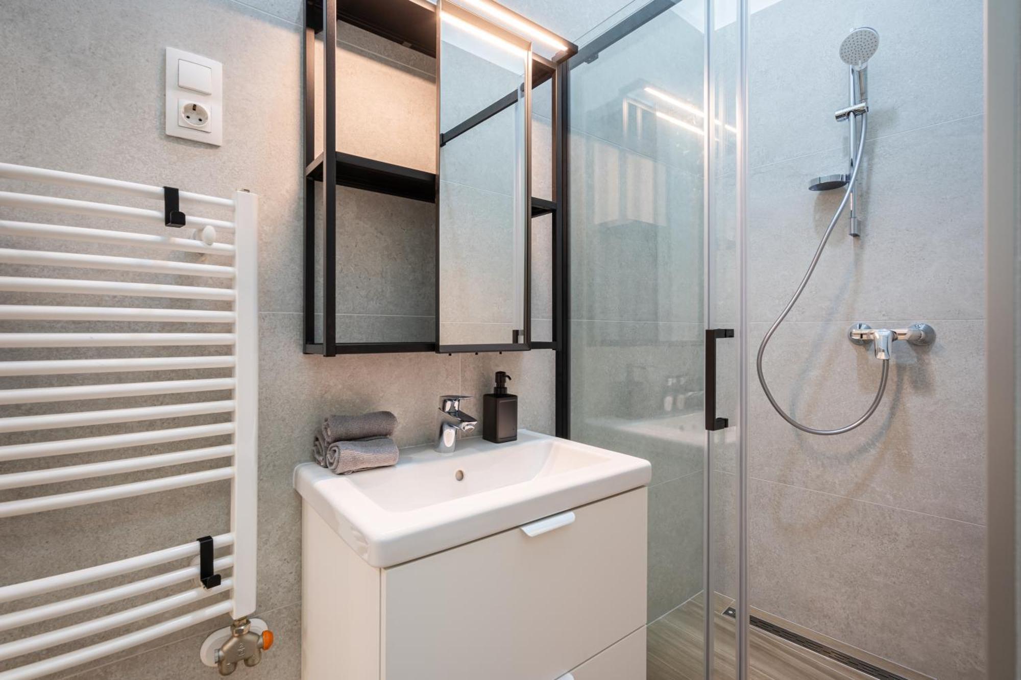 Luxurious Downtown Family Suite Budapest Exterior photo